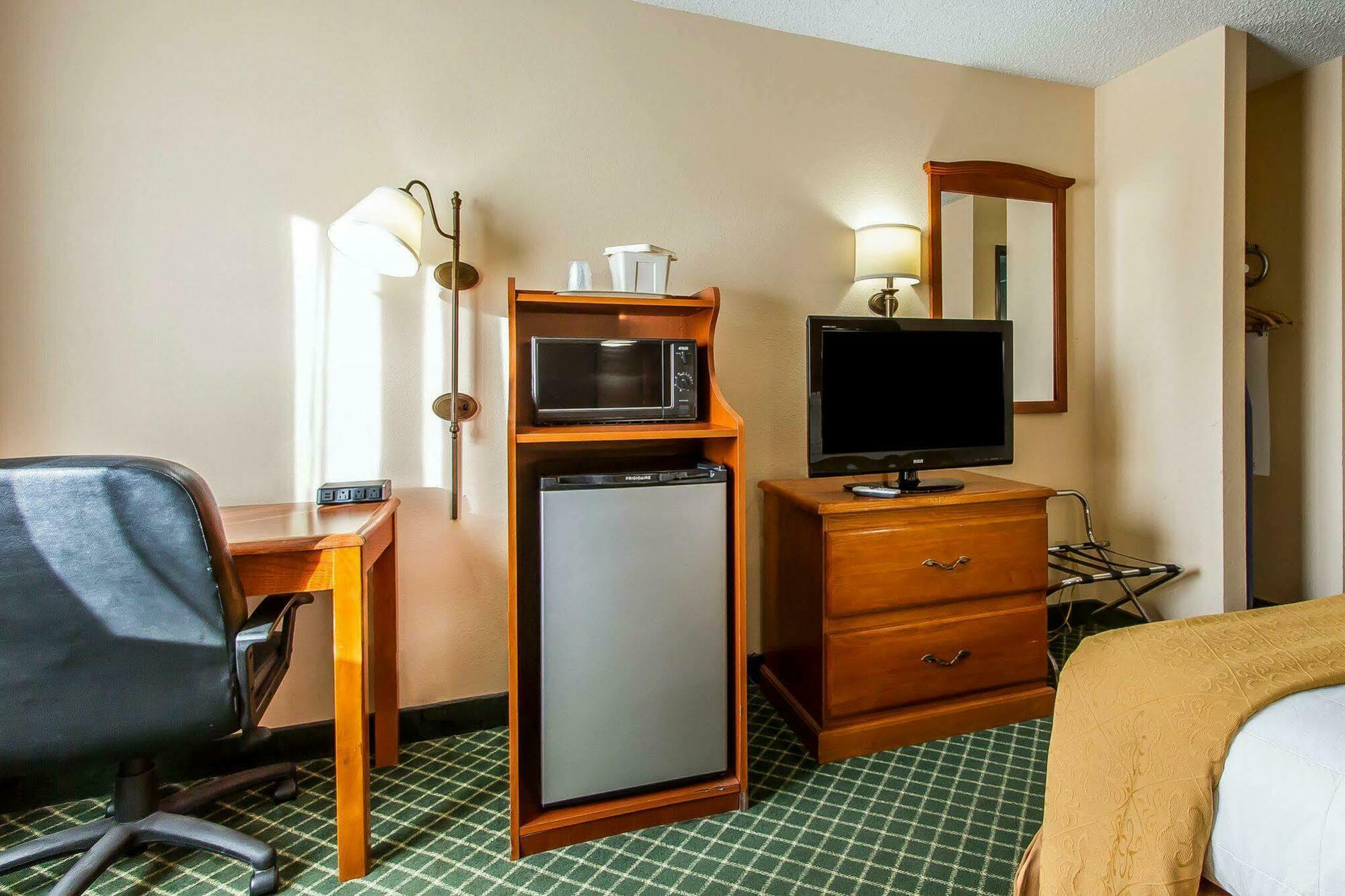 Mini-hôtel Quality Near Hwy 34