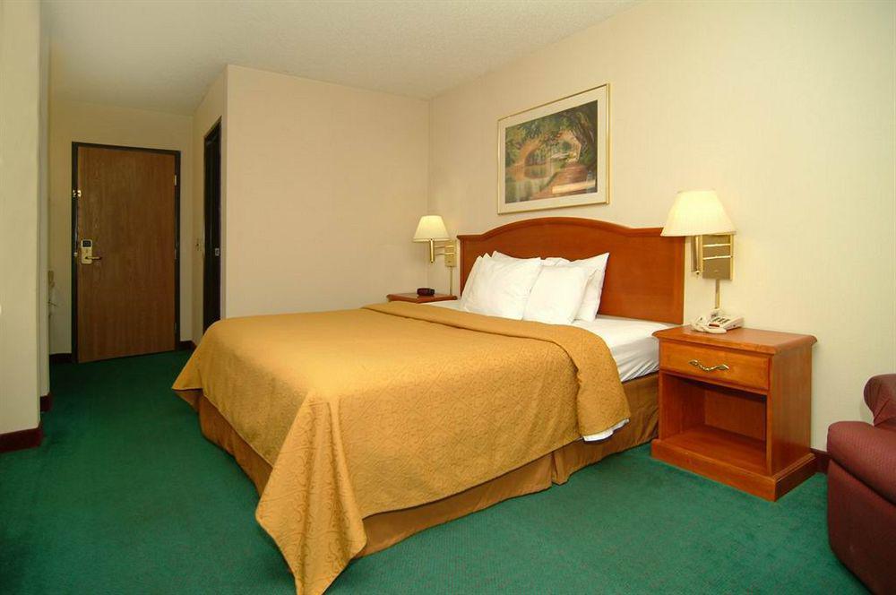 Mini-hôtel Quality Near Hwy 34